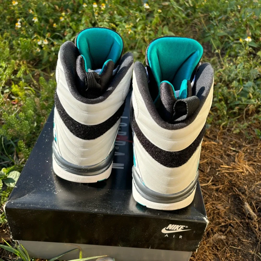 Jordan 8 Retro - Picture 2 of 10